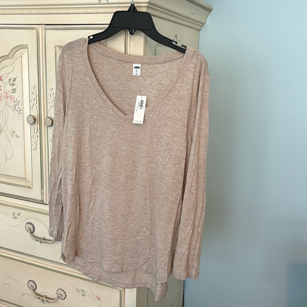 Brand new Old Navy V Neck T-Shirt
